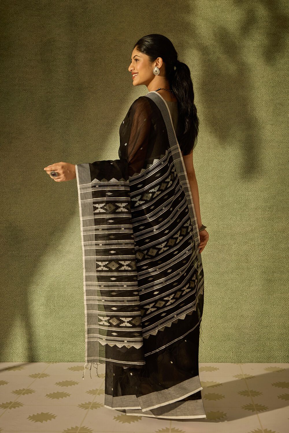 Black Bengal Pure Silk Cotton Jamdani Saree image number null