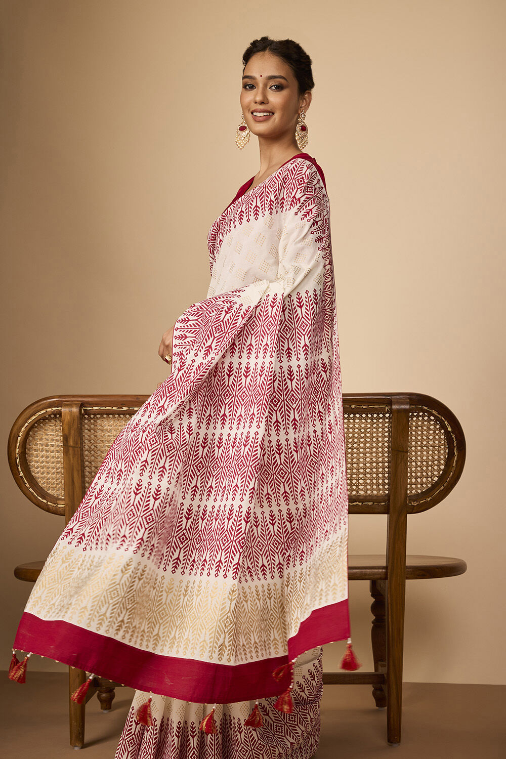 Off White Pure Cotton Printed Embroidery Saree image number null