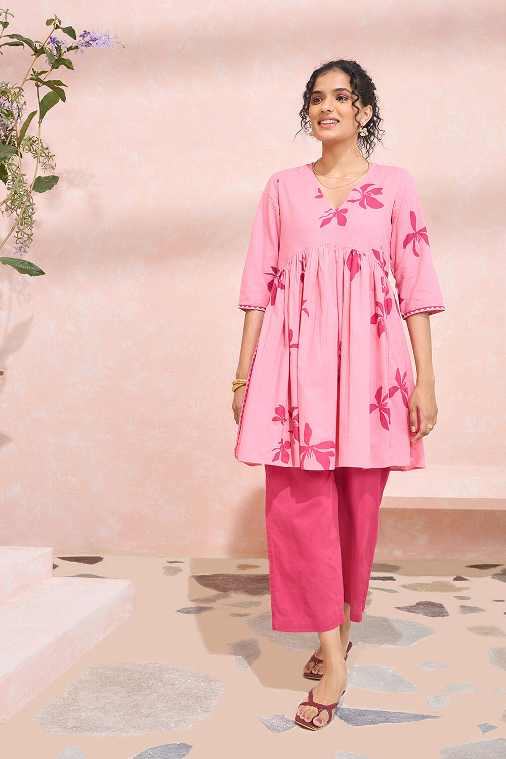 Pink Screen Printed Pure Cotton Kurta Set image number null