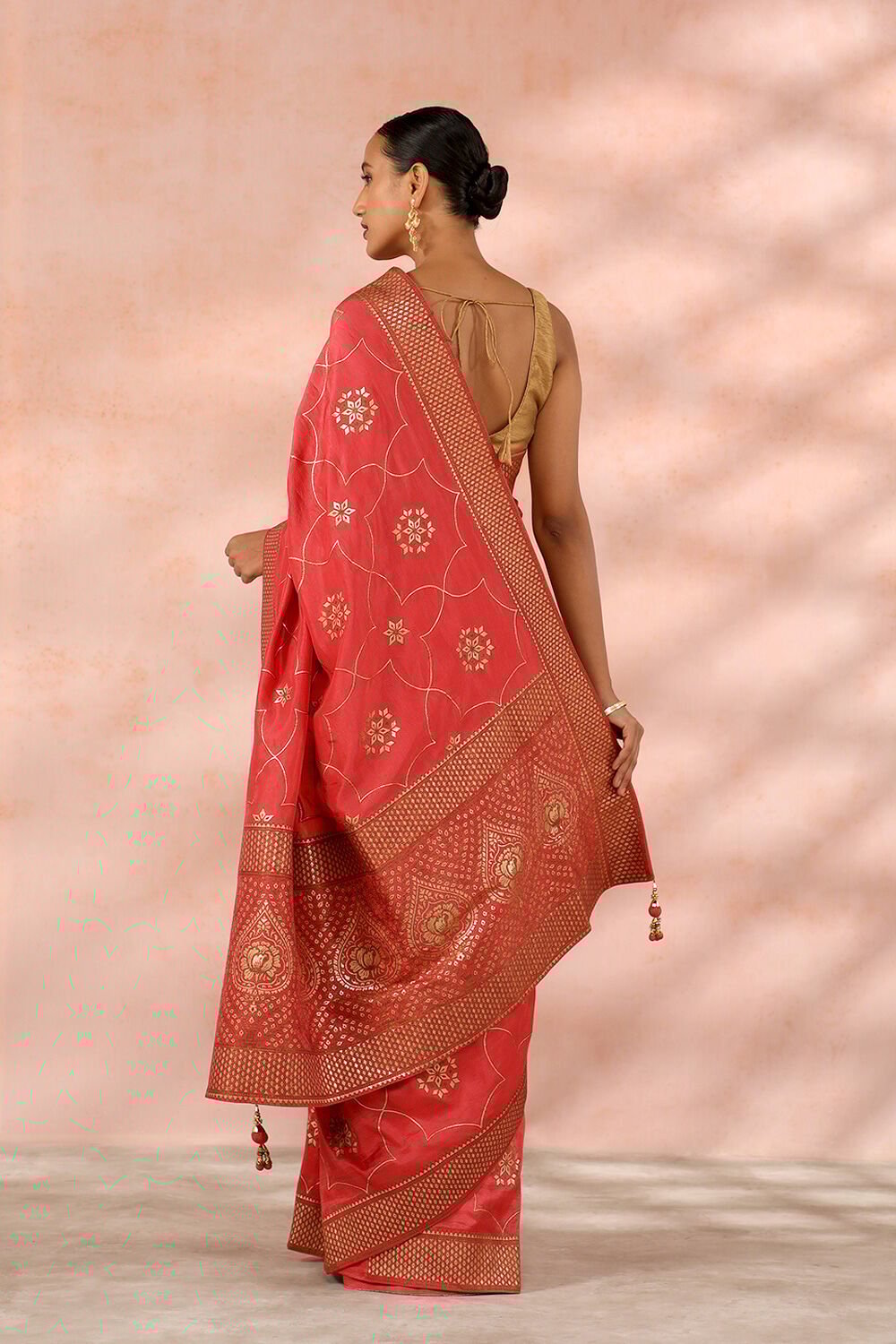 Red Contemporary Viscose Luxe Woven Saree image number null