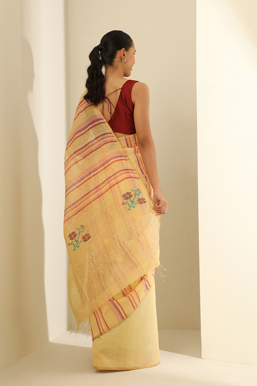 Light Yellow Pure Silk Cotton Bengal Jamdani Saree image number null