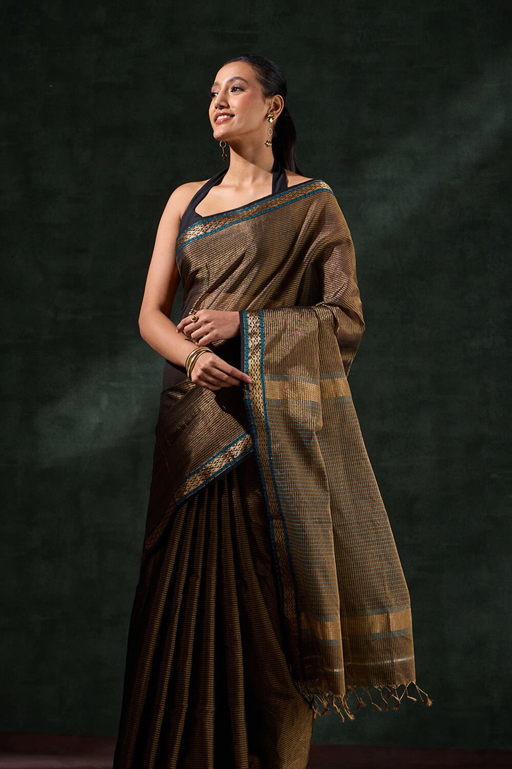 Black Woven Pure Tissue Cotton Maheshwari Saree image number null