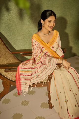 Off White Bengal Pure Cotton Kantha Embroidered Saree image number