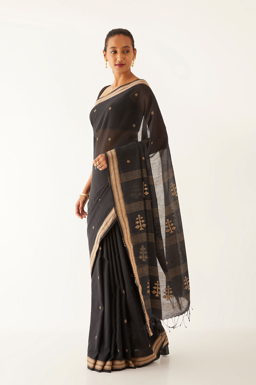 Black Pure Cotton Bengali Jamdani Saree image number null