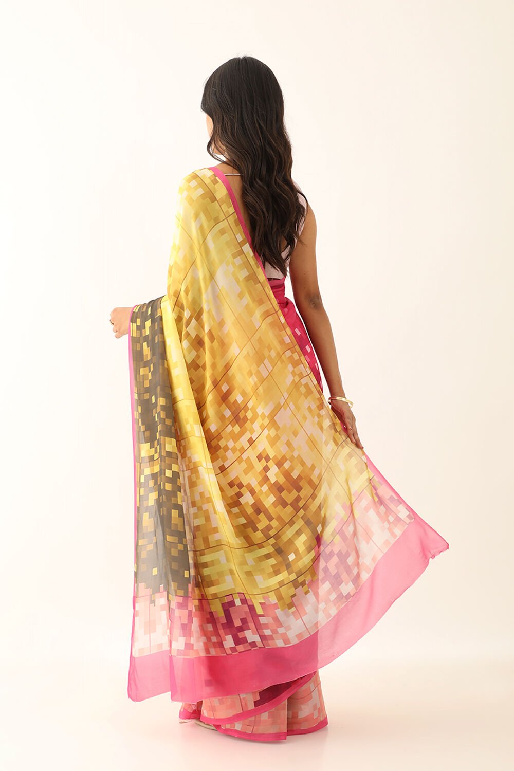 Pink Viscose Crepe Printed Saree image number null