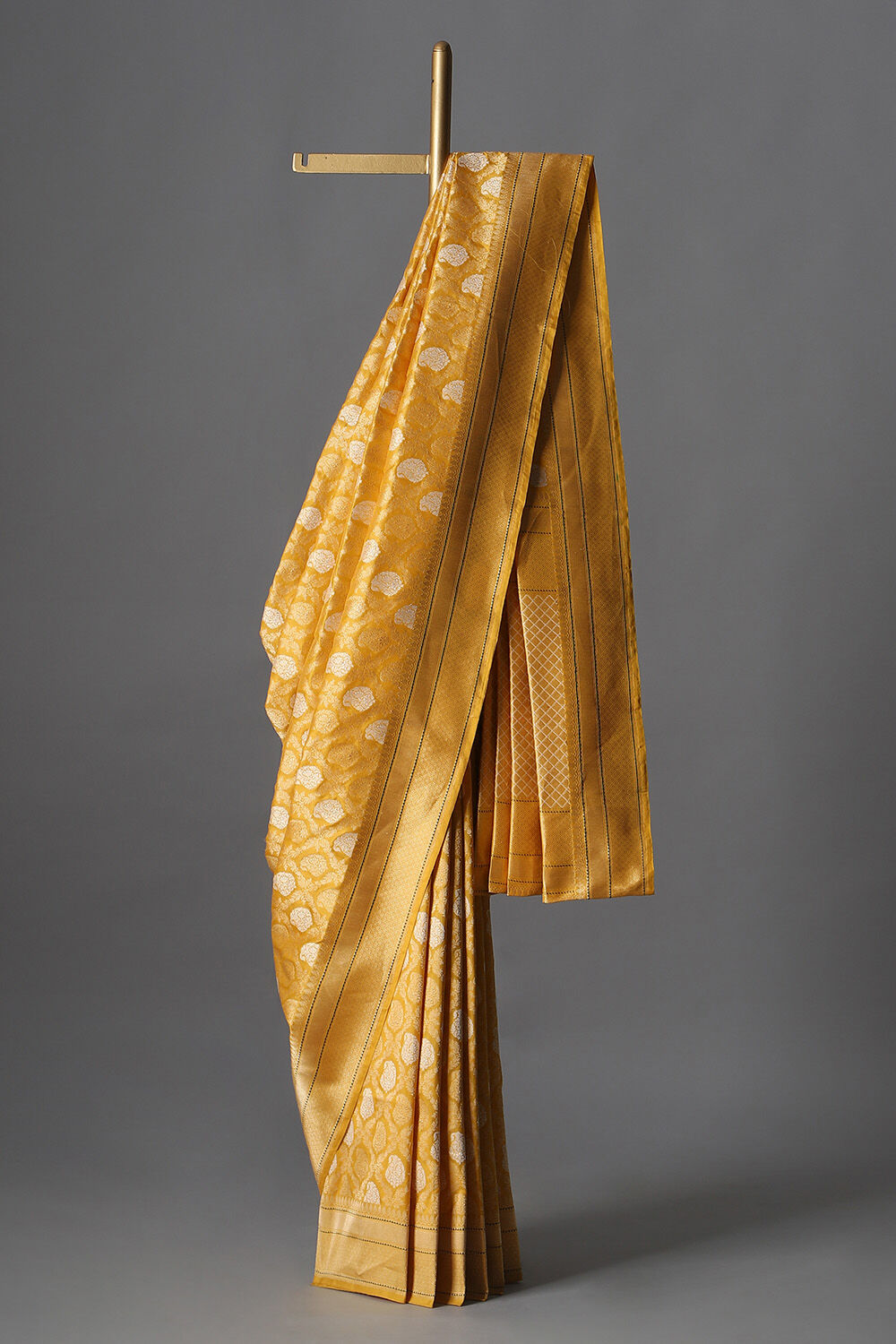 Yellow Pure Silk Kadwa Banarasi Saree image number null