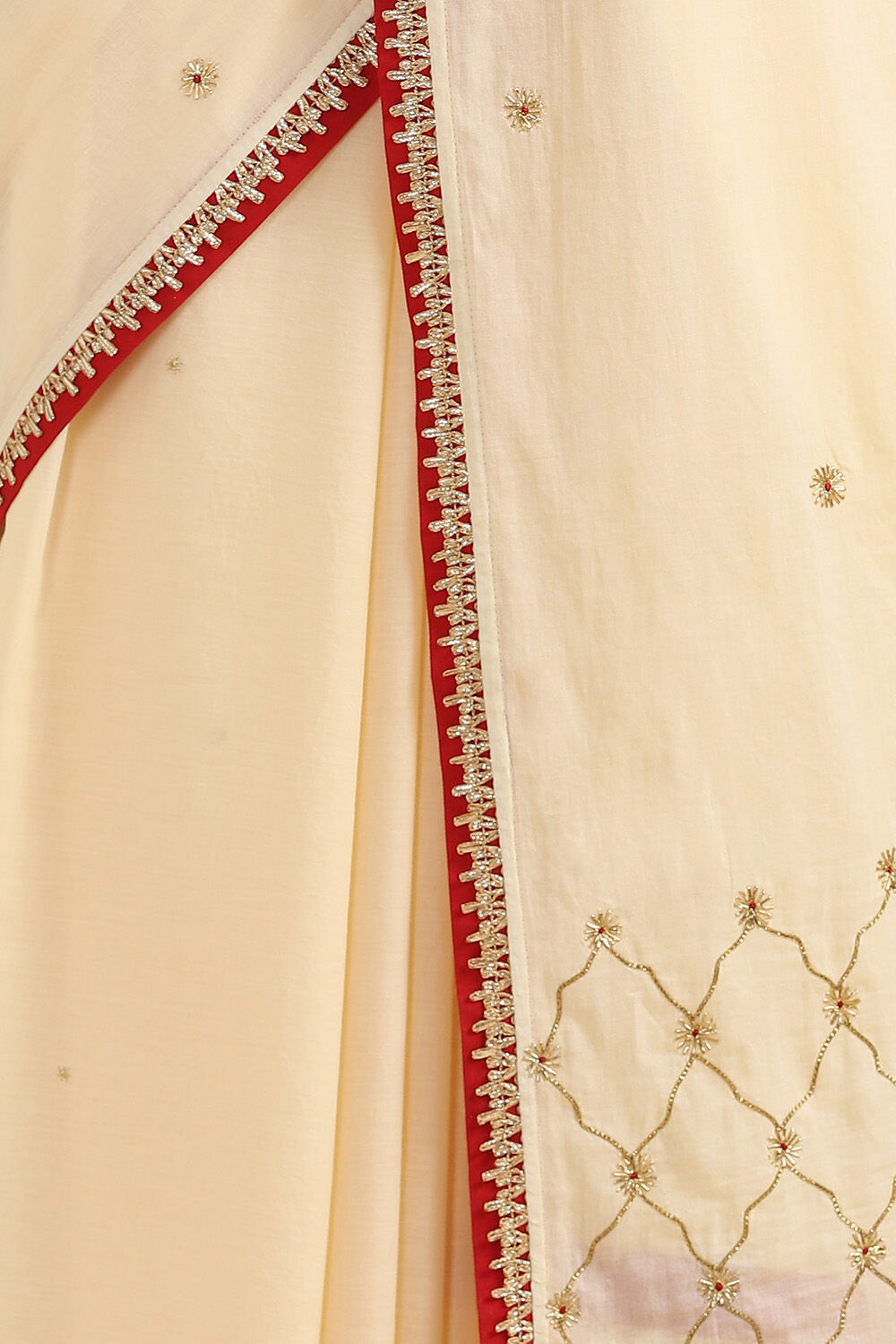 Beige Pure Cotton Embroidered Saree image number null