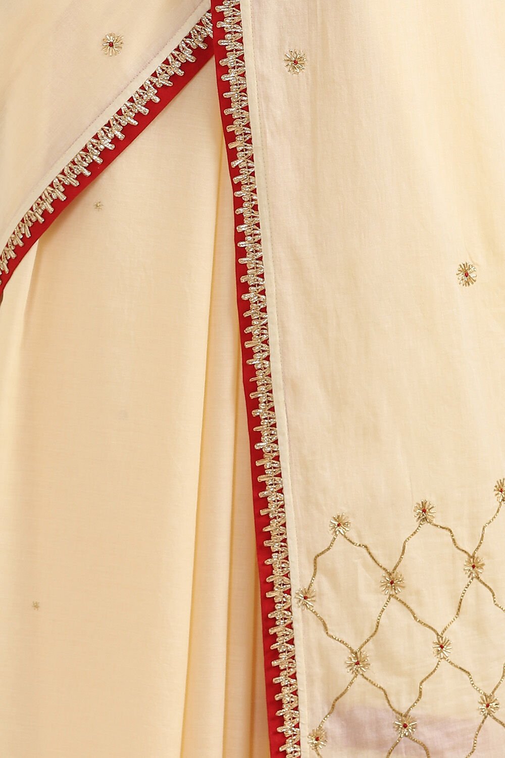 Beige Pure Cotton Embroidered Saree image number null