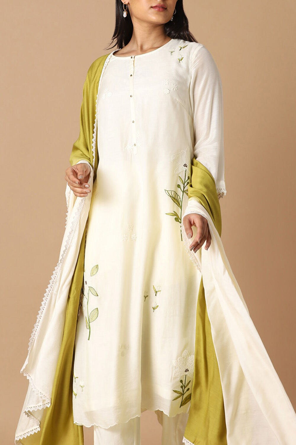 Offwhite Embroidered Kurta Set image number null