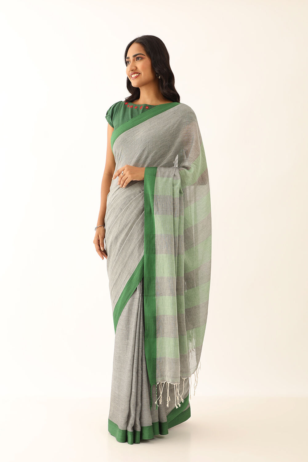 Grey Pure Cotton Woven Bengali Saree image number null