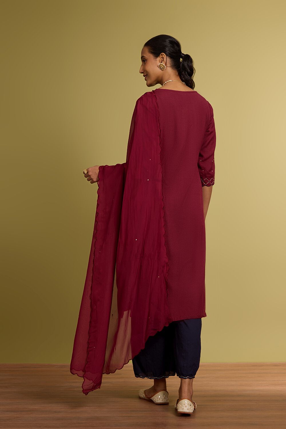 Maroon Viscose Cotton Linen Embroidered Kurta Set image number null