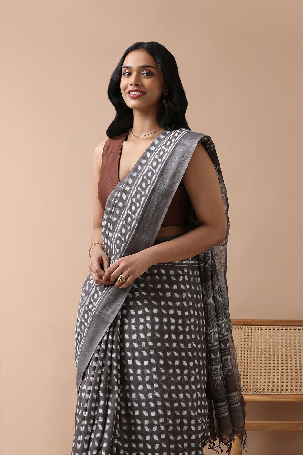 Grey Cotton Viscose Contemporary Block Printed Saree image number null