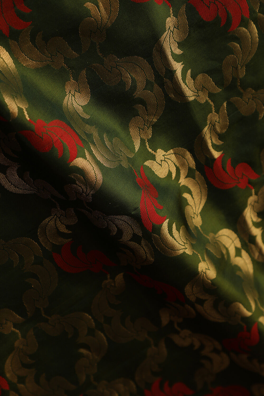 Dark Green Woven Pure Soft Silk Saree image number null