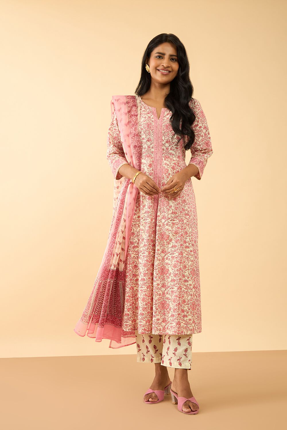 Pink Screen Printed Pure Cotton Kurta Set image number null