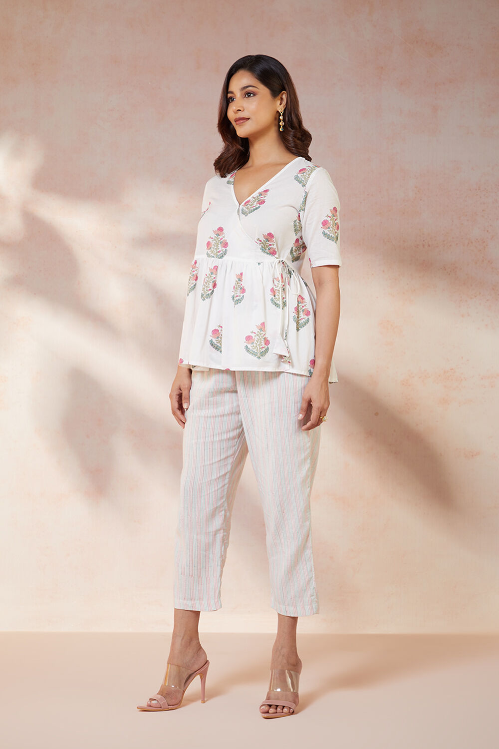 Off White Pure Cotton Printed Sanganeri Short Top image number null