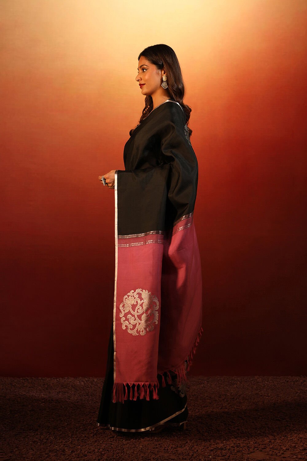 Black Woven Pure Silk Kanjivaram Saree image number null