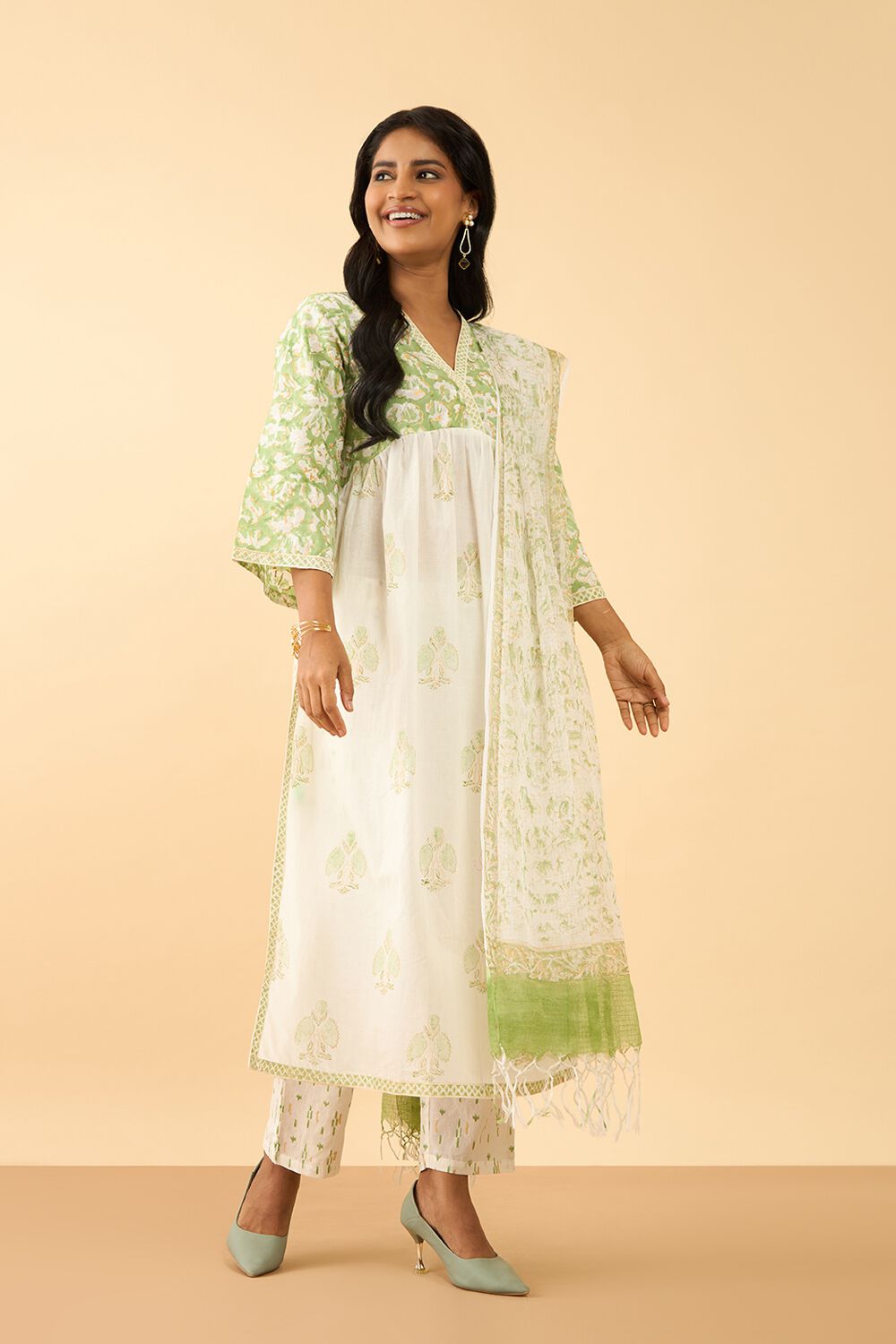 Off White Printed Sanganeri Pure Cotton Kurta Set image number null