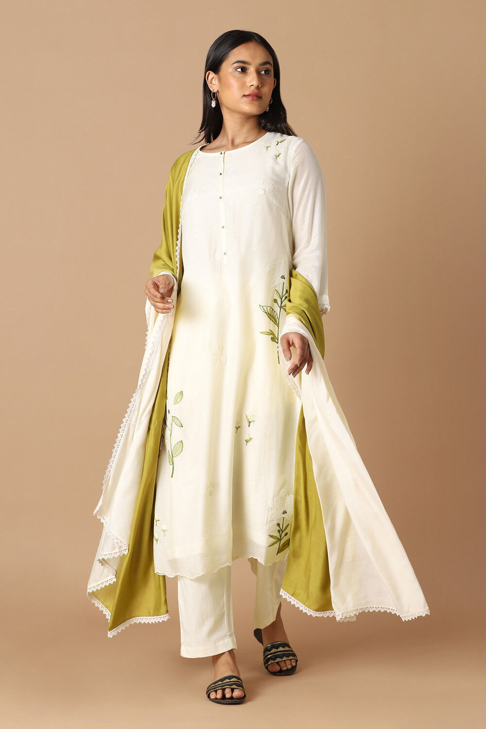 Offwhite Embroidered Kurta Set image number null