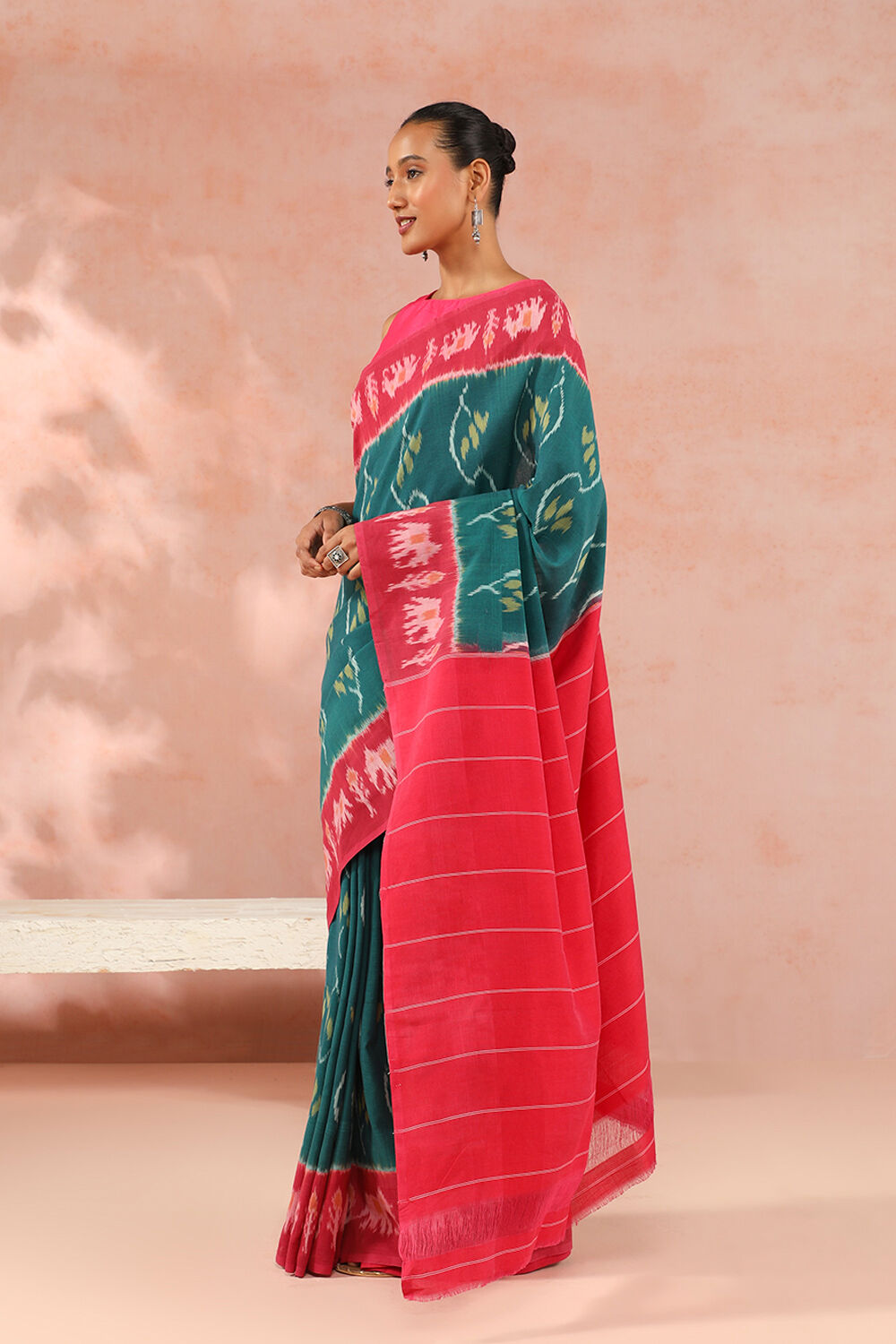 Green Pochampalli Pure Cotton Ikat Saree image number null