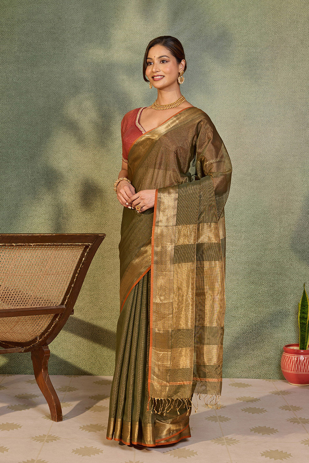 Green Woven Pure Tissue Cotton Maheshwari Saree image number null