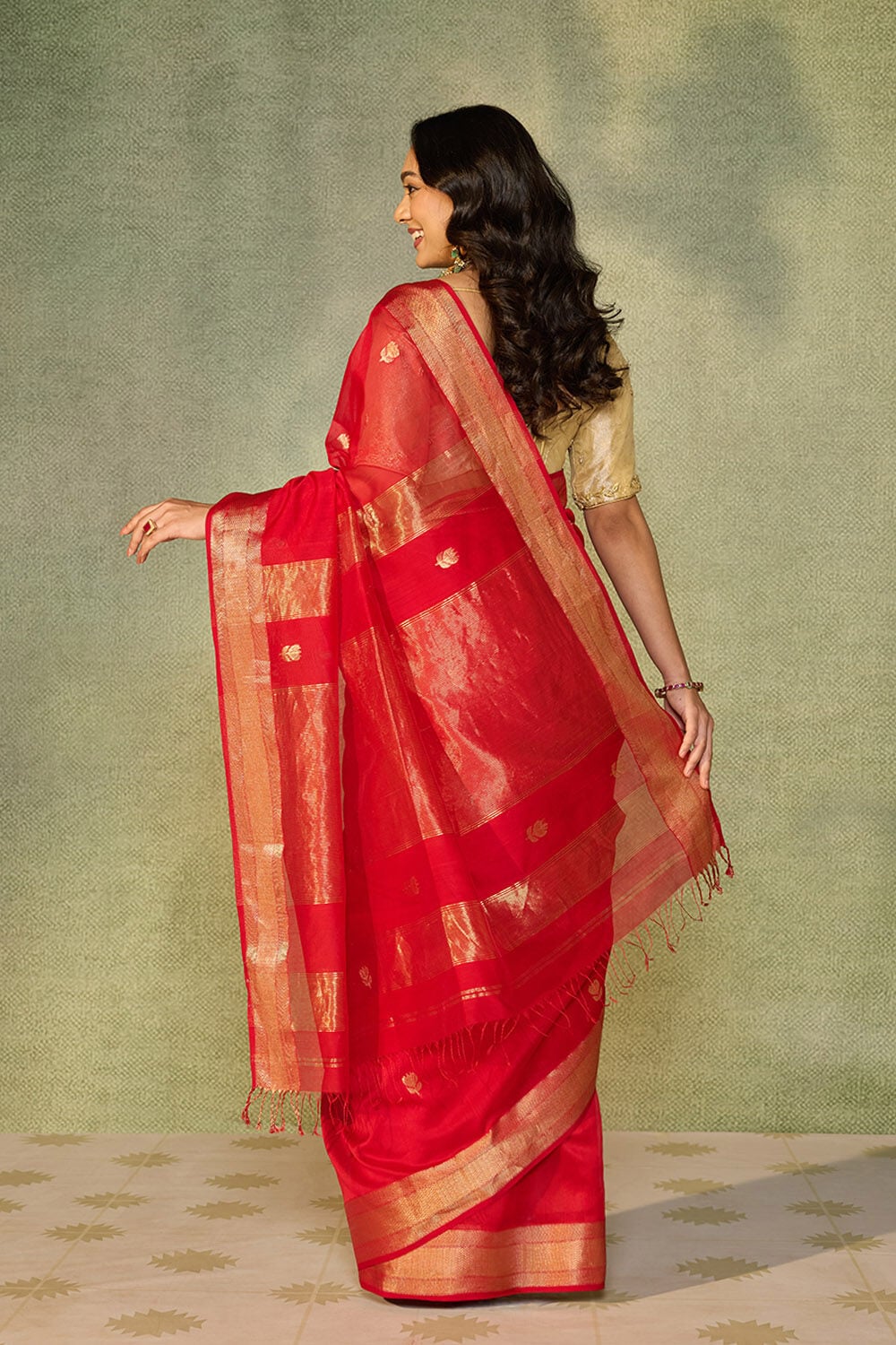 Red Woven Pure Silk Cotton Maheshwari Saree image number null