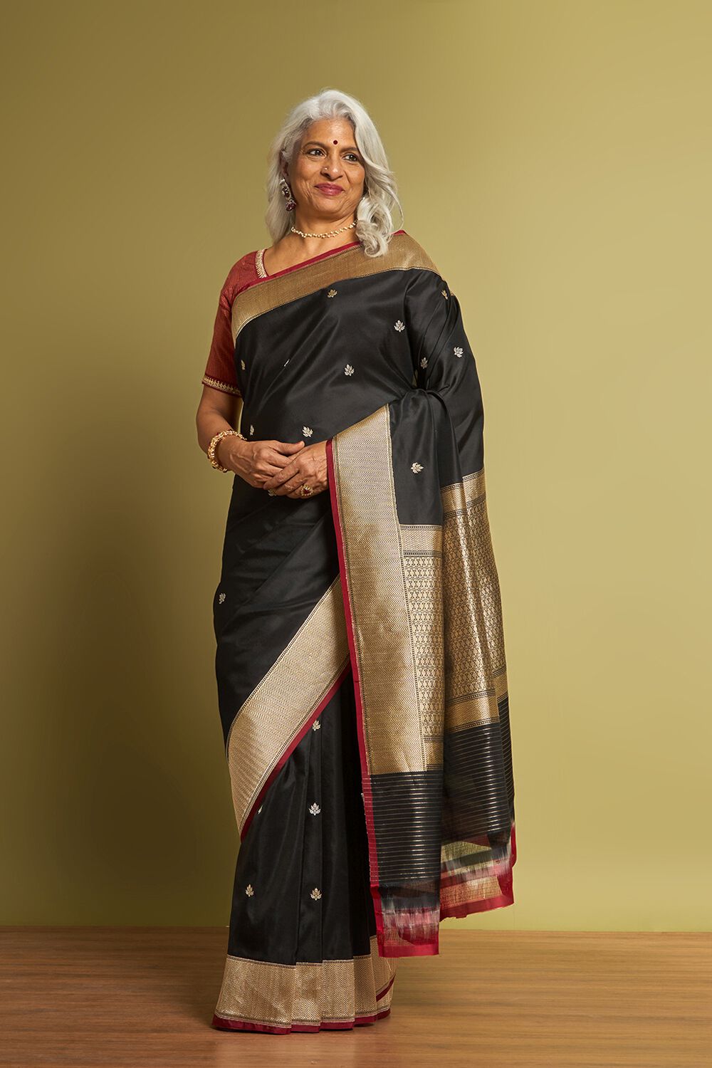 Black Pure Silk Kadwa Banarasi Saree image number null