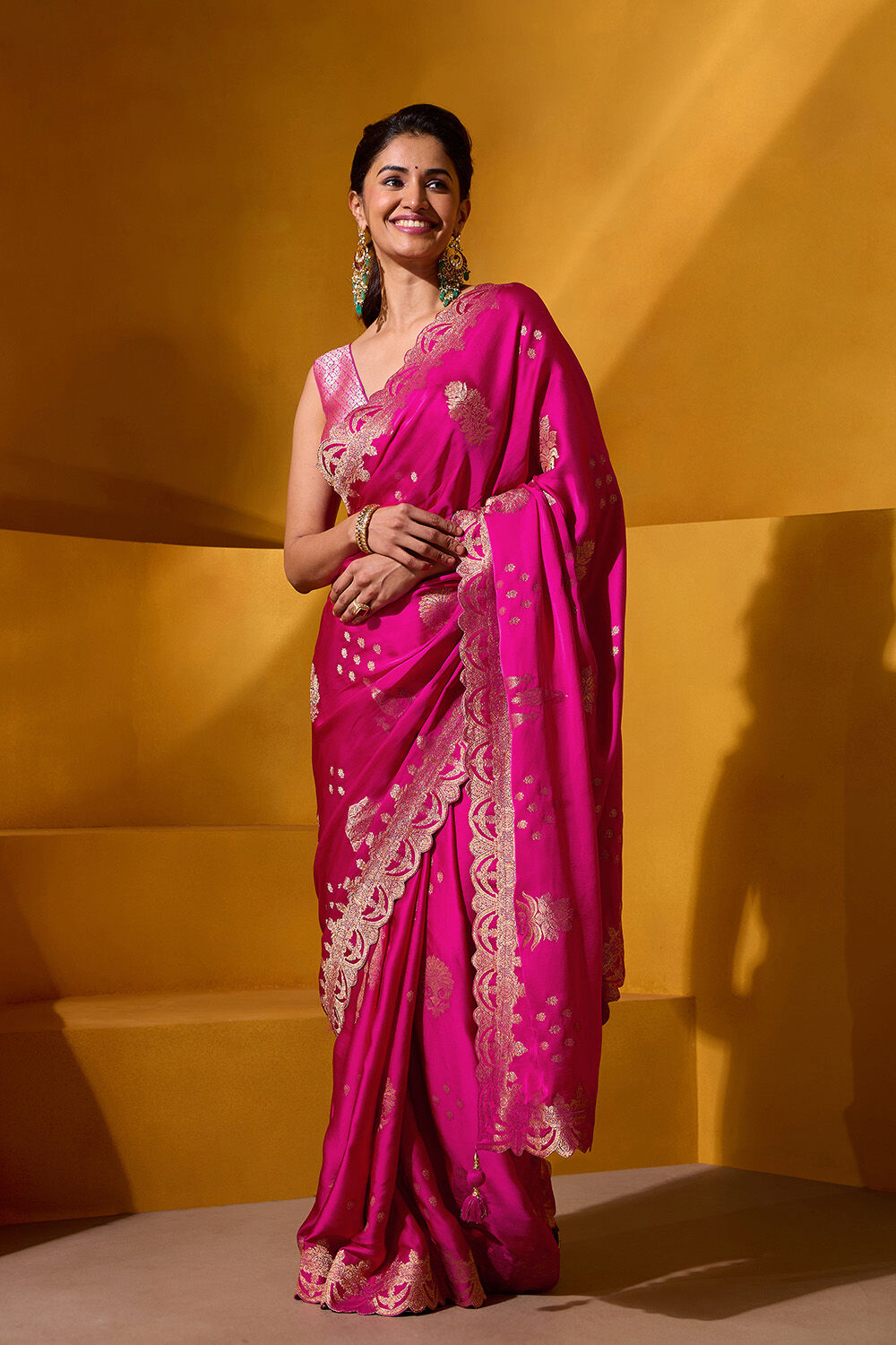 Pink Woven Viscose Saree image number null