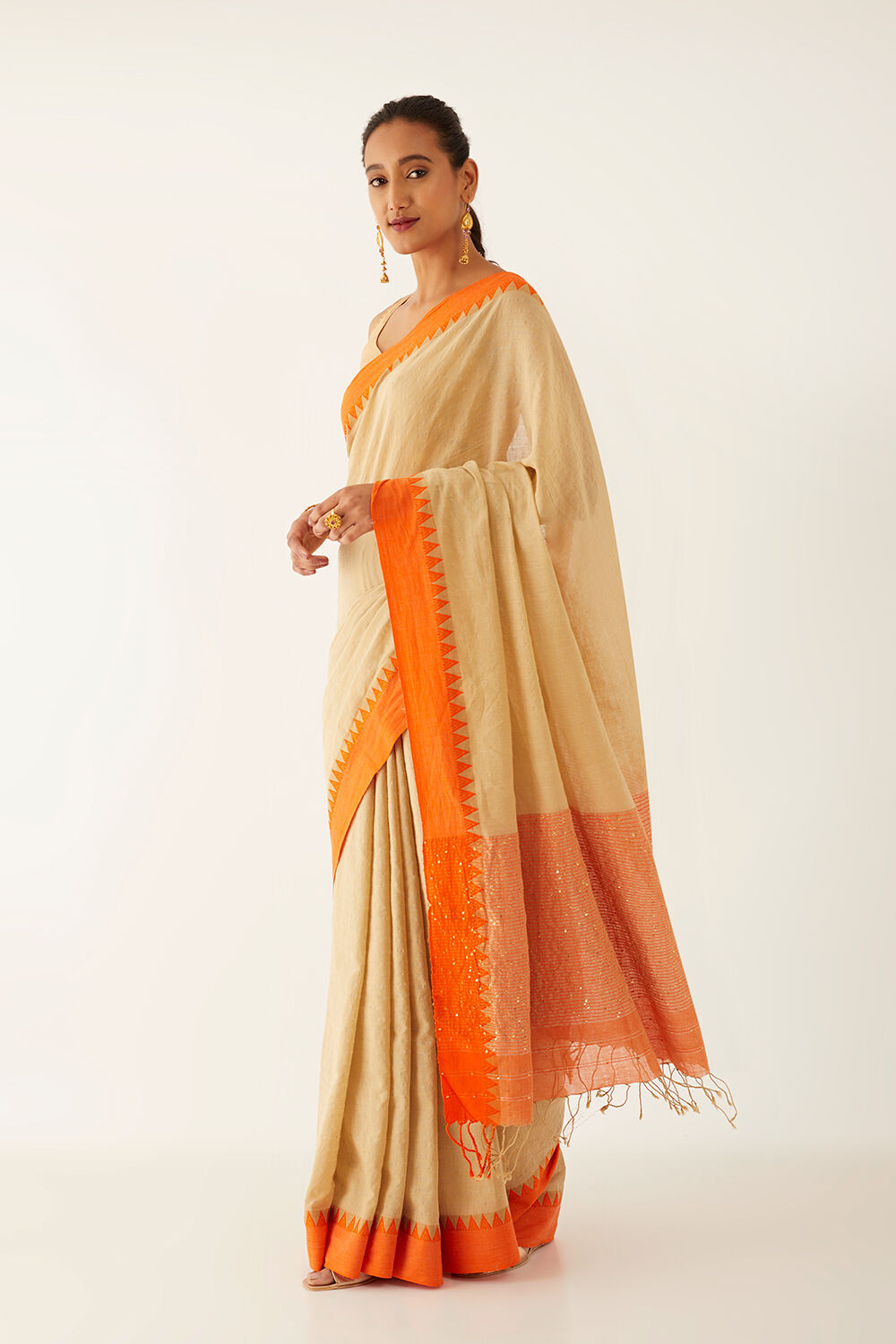 Beige Pure Cotton Woven Bengali Saree image number null
