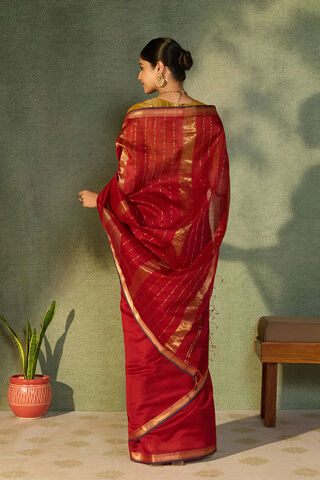 Red Woven Pure Silk Cotton Maheshwari Saree thumbnail image number null