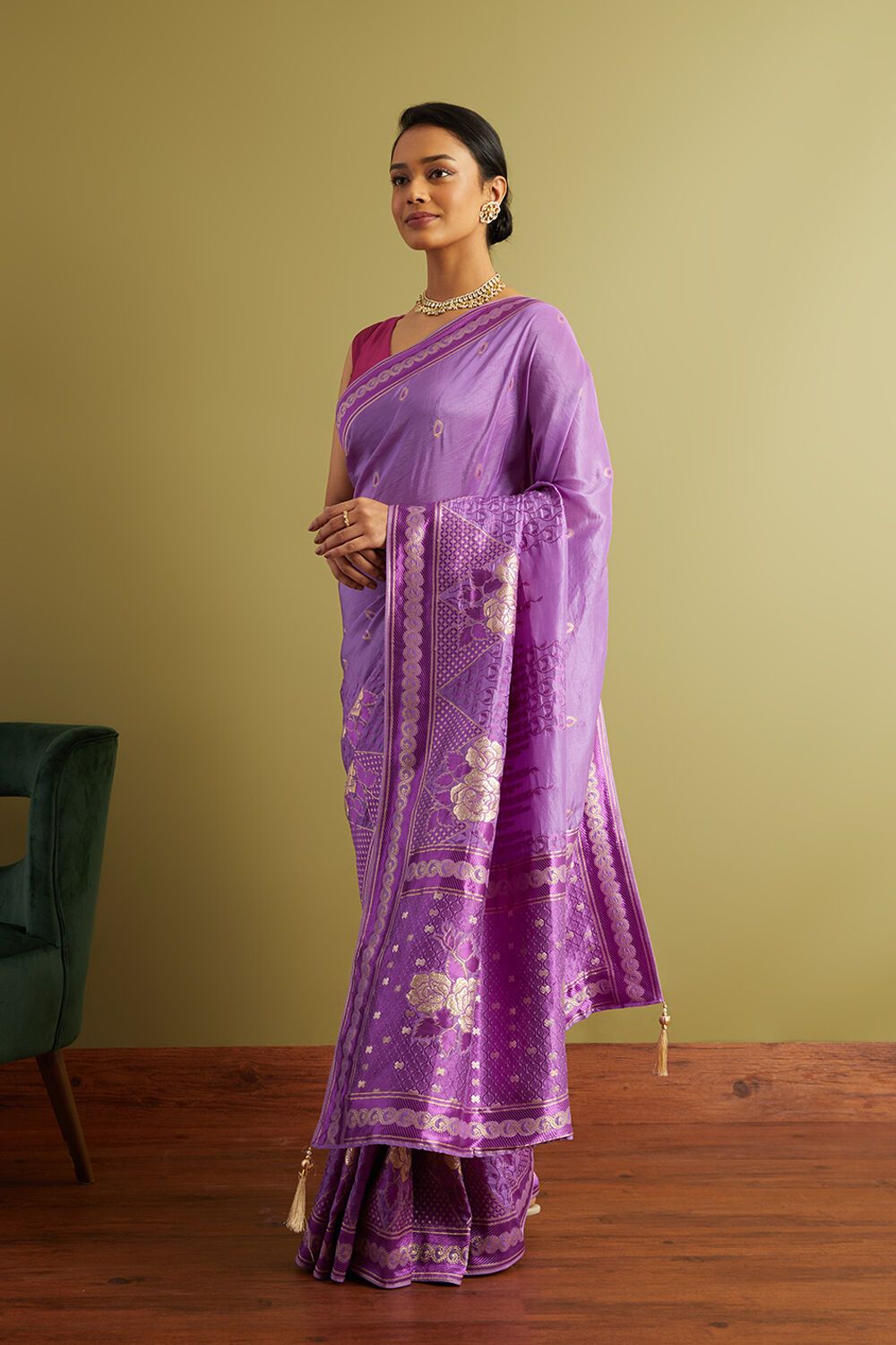 Purple Woven Viscose Luxe Saree image number null