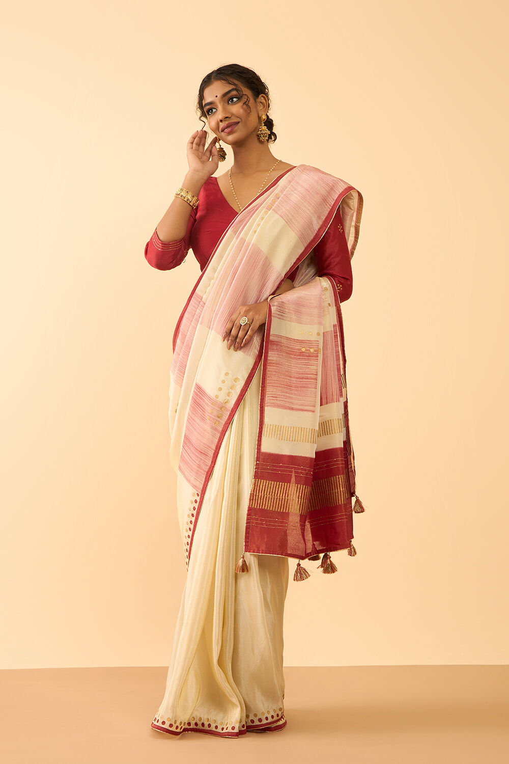 Off White Pure Tissue Organza Printed Embroidery Saree image number null
