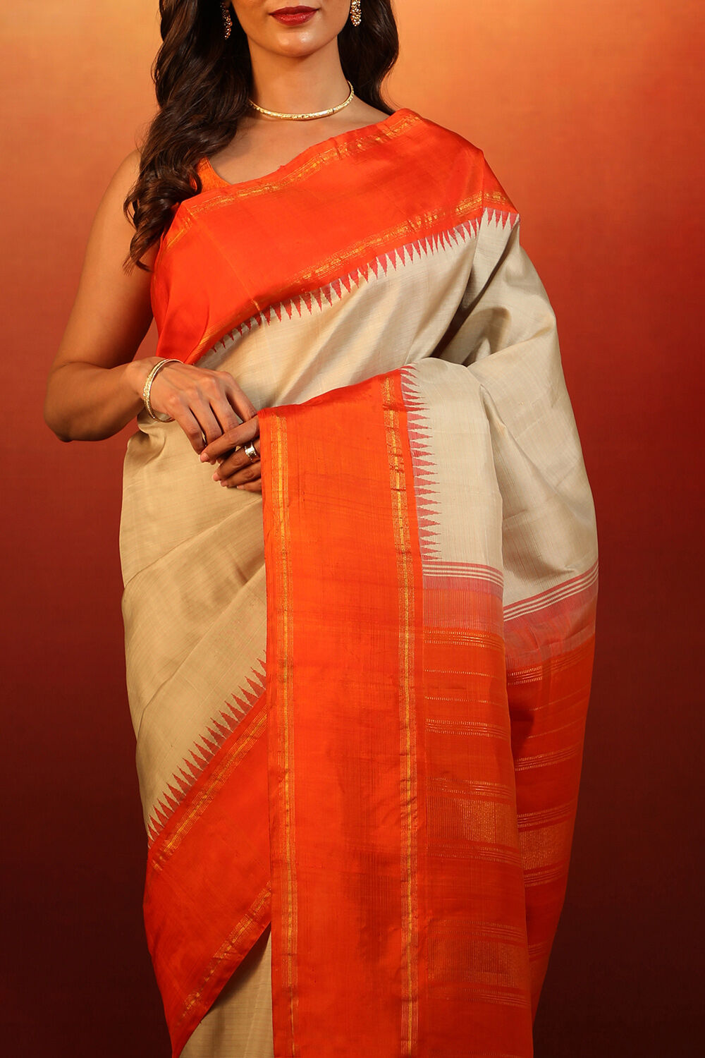 Beige Woven Pure Silk Kanjivaram Saree image number null