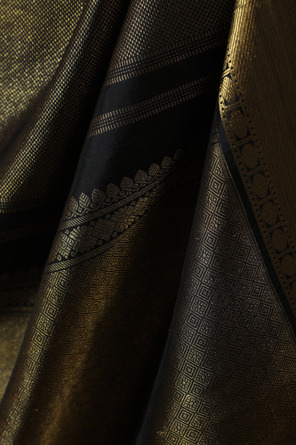 Black Pure Silk Woven Kanjivaram Saree image number null