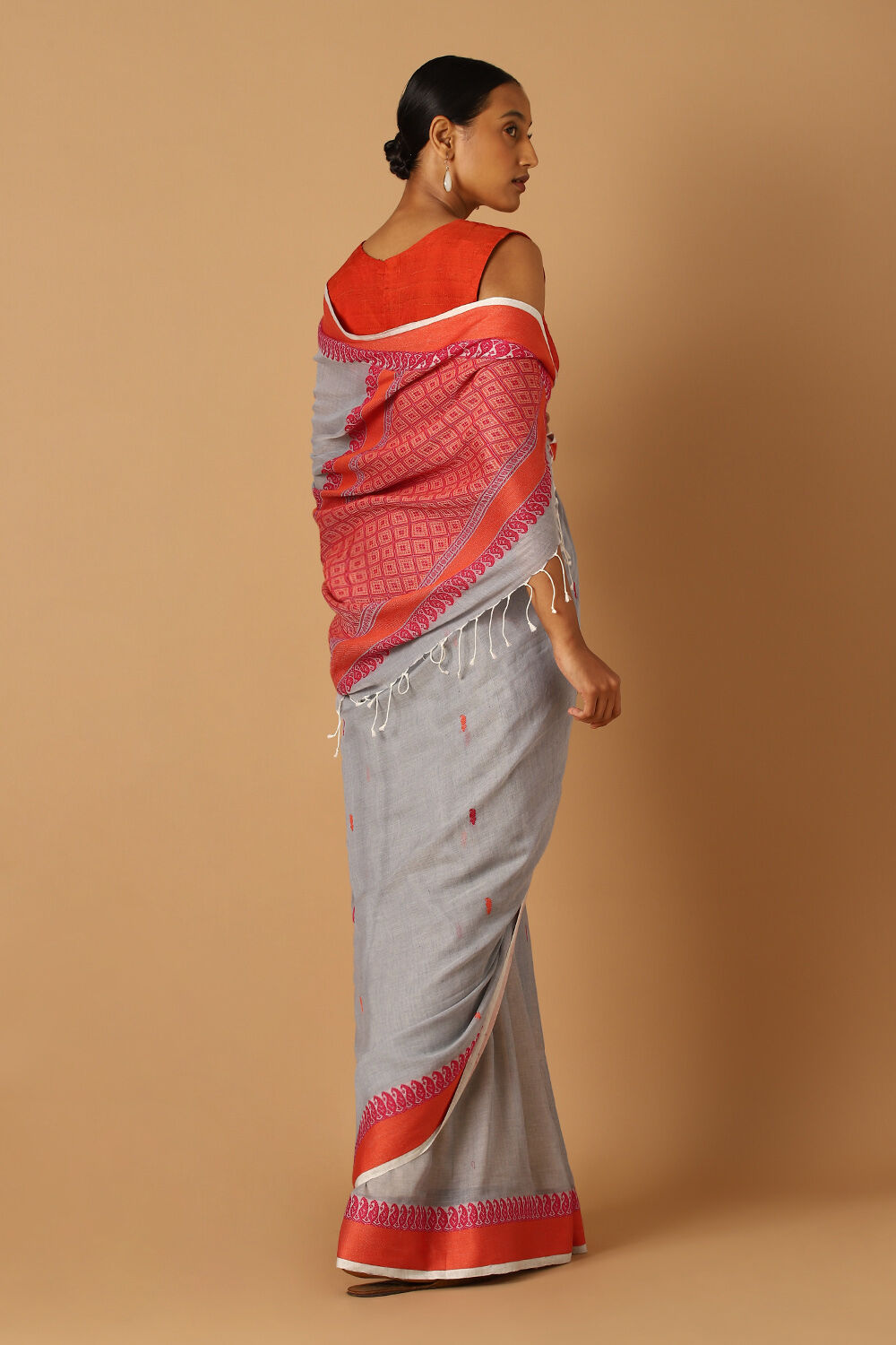 Grey Pure Cotton Jamdani Saree image number null