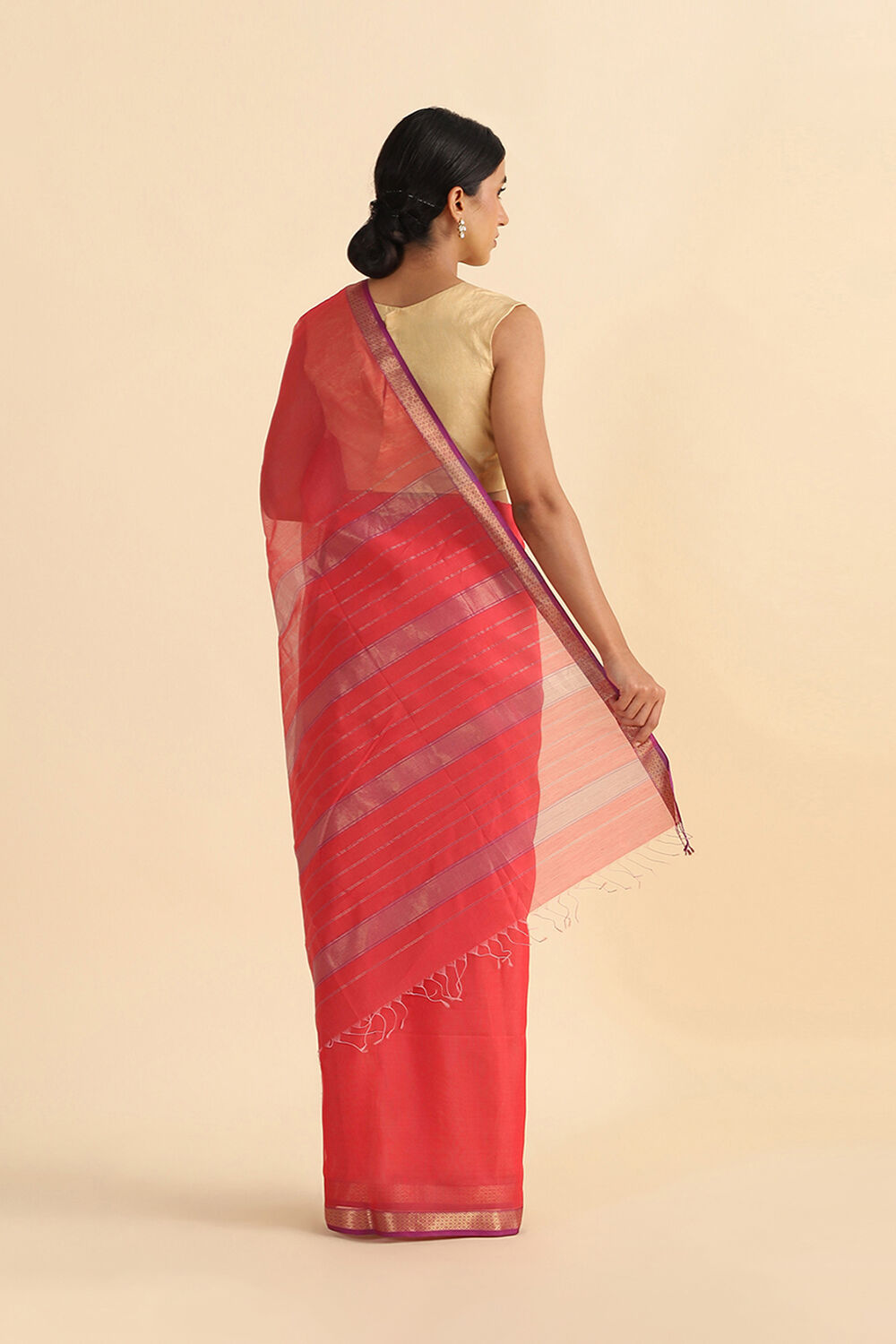 Red Handwoven Maheswari Pure Silk Cotton Saree image number null