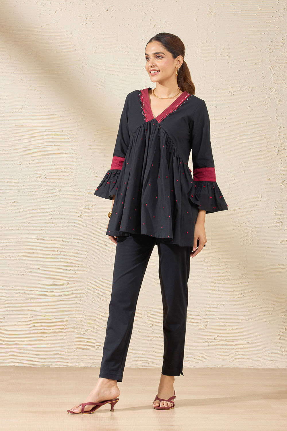 Black Pure Cotton Woven Short Top image number null