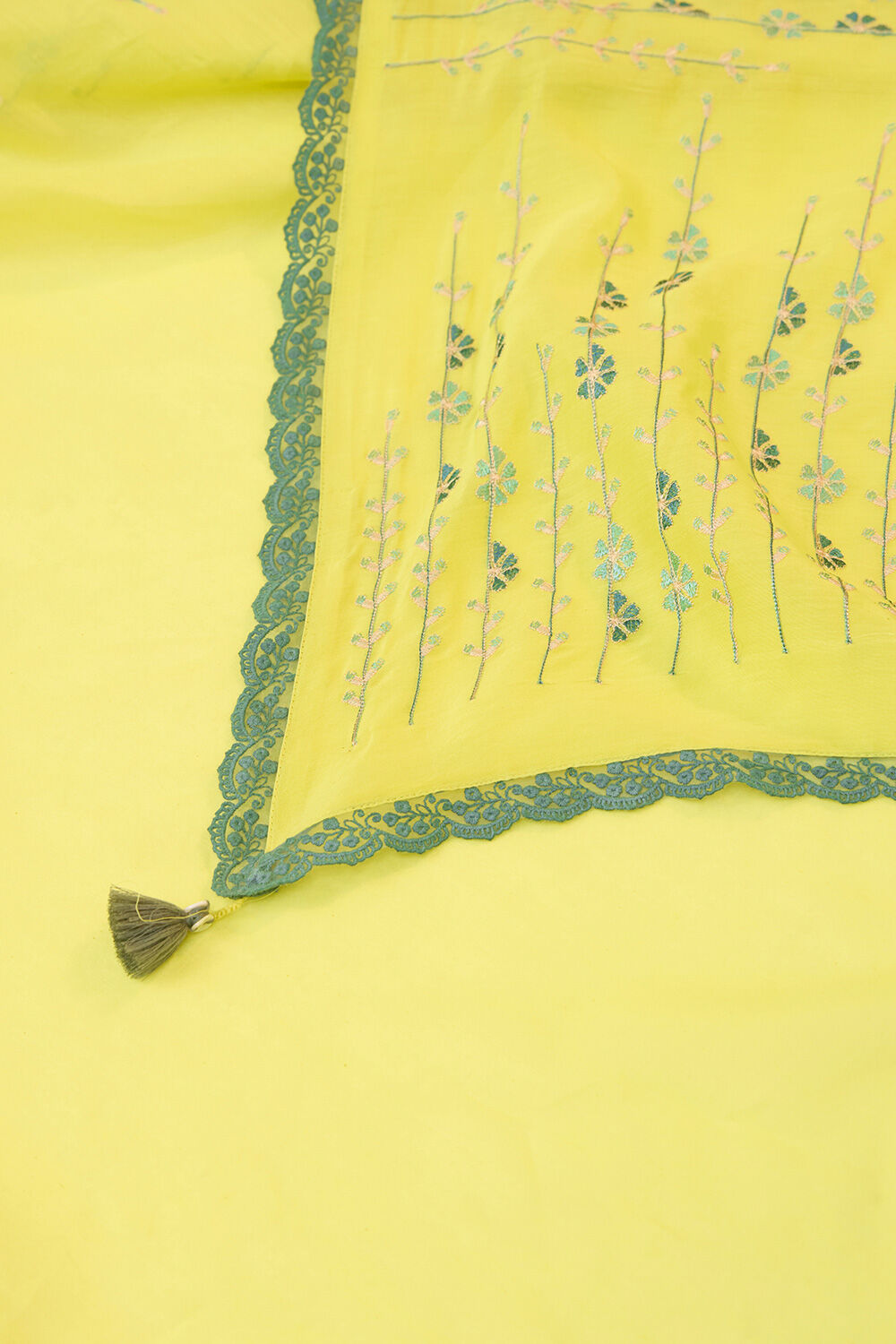 Light Yellow Bengal Pure Silk Cotton Embroidered Saree image number null