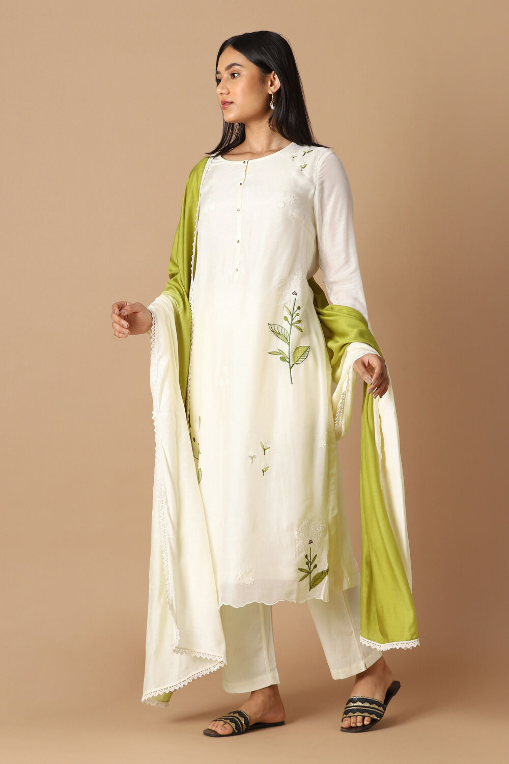 Offwhite Embroidered Kurta Set image number null