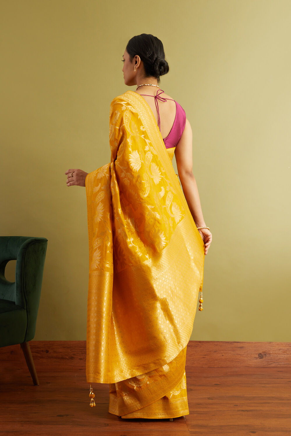 Yellow Woven Viscose Luxe Saree image number null