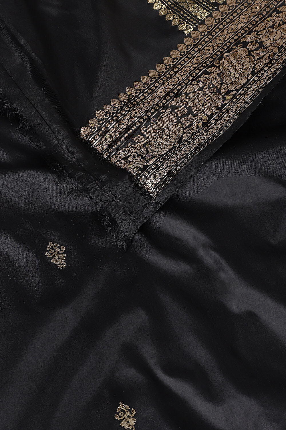 Black Pure Silk Banarasi Saree image number null