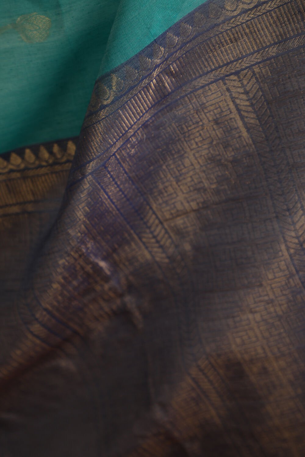 Green South Pure Silk Cotton Woven Saree image number null
