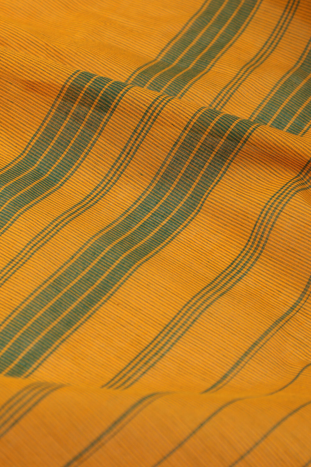 Yellow Pure Cotton Woven Mangalgiri Saree image number null