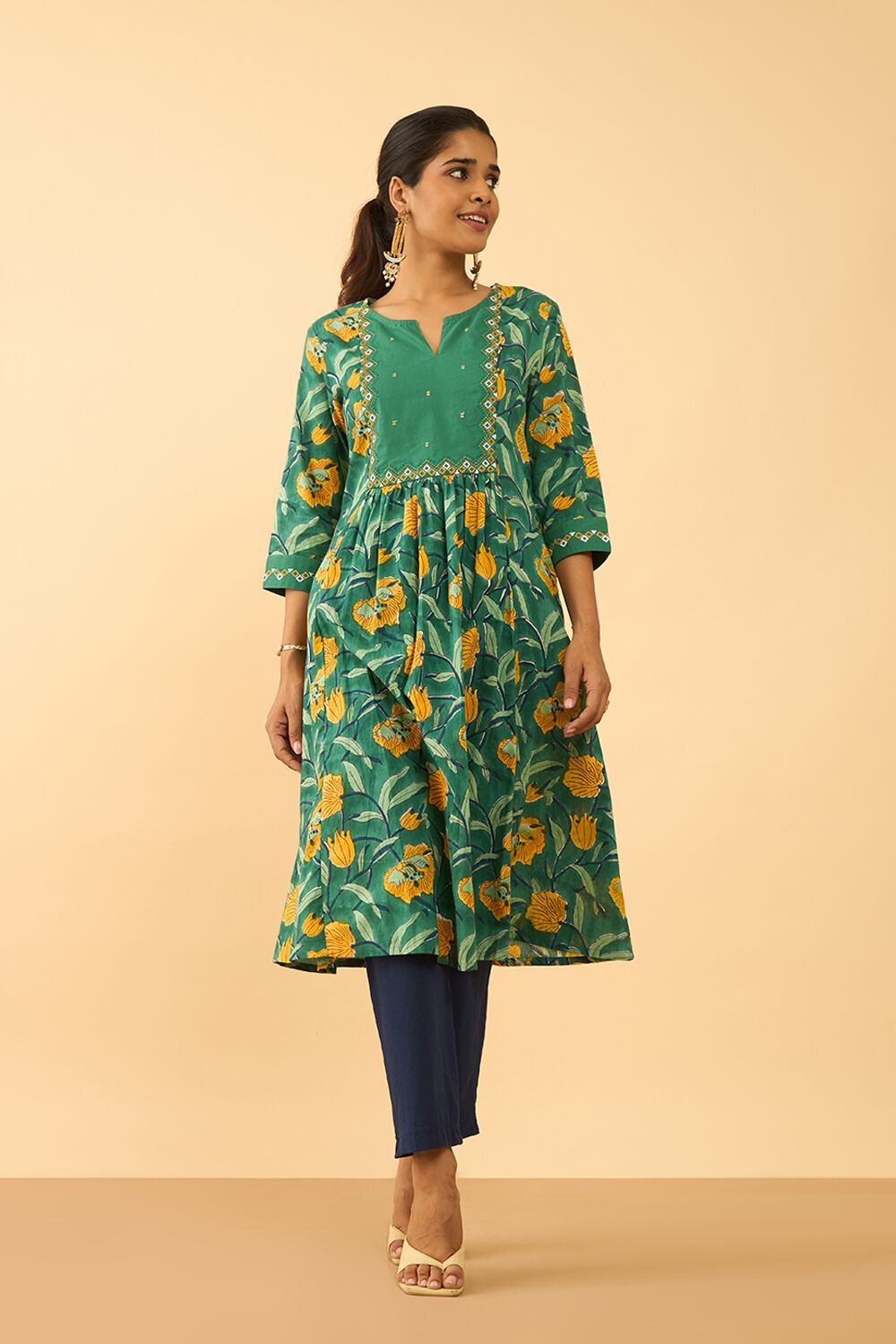 Green Pure Cotton Printed Embroidered Kurta image number null