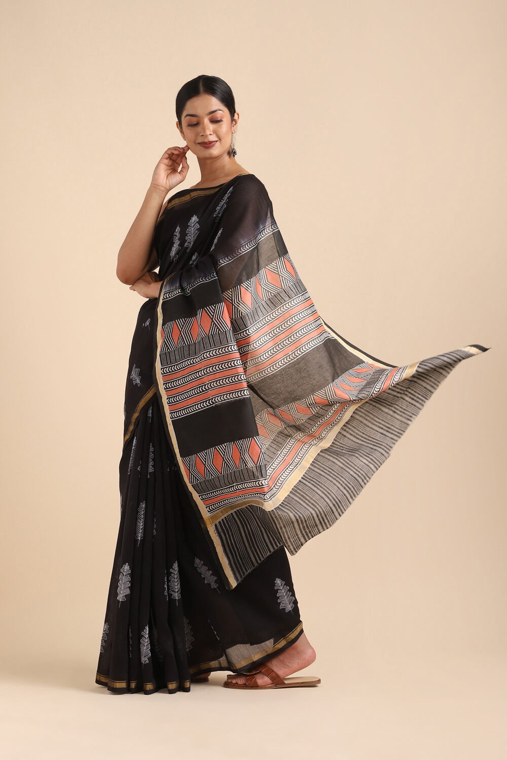 Black Pure Silk Cotton Shibori Saree image number null