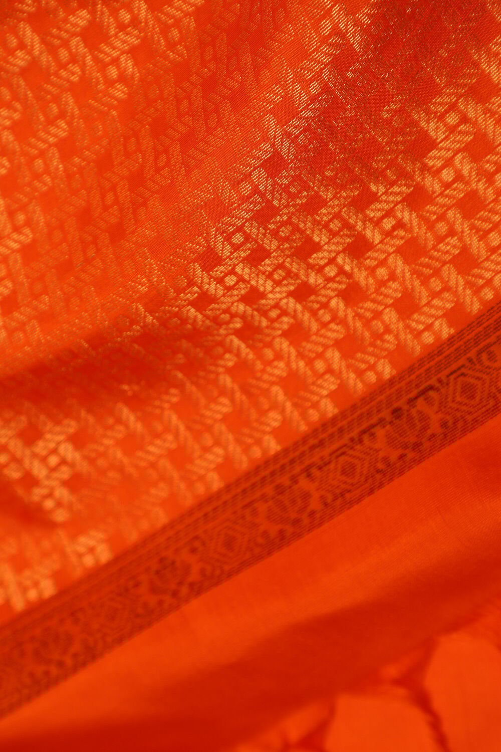 Red South Pure Silk Woven Saree image number null