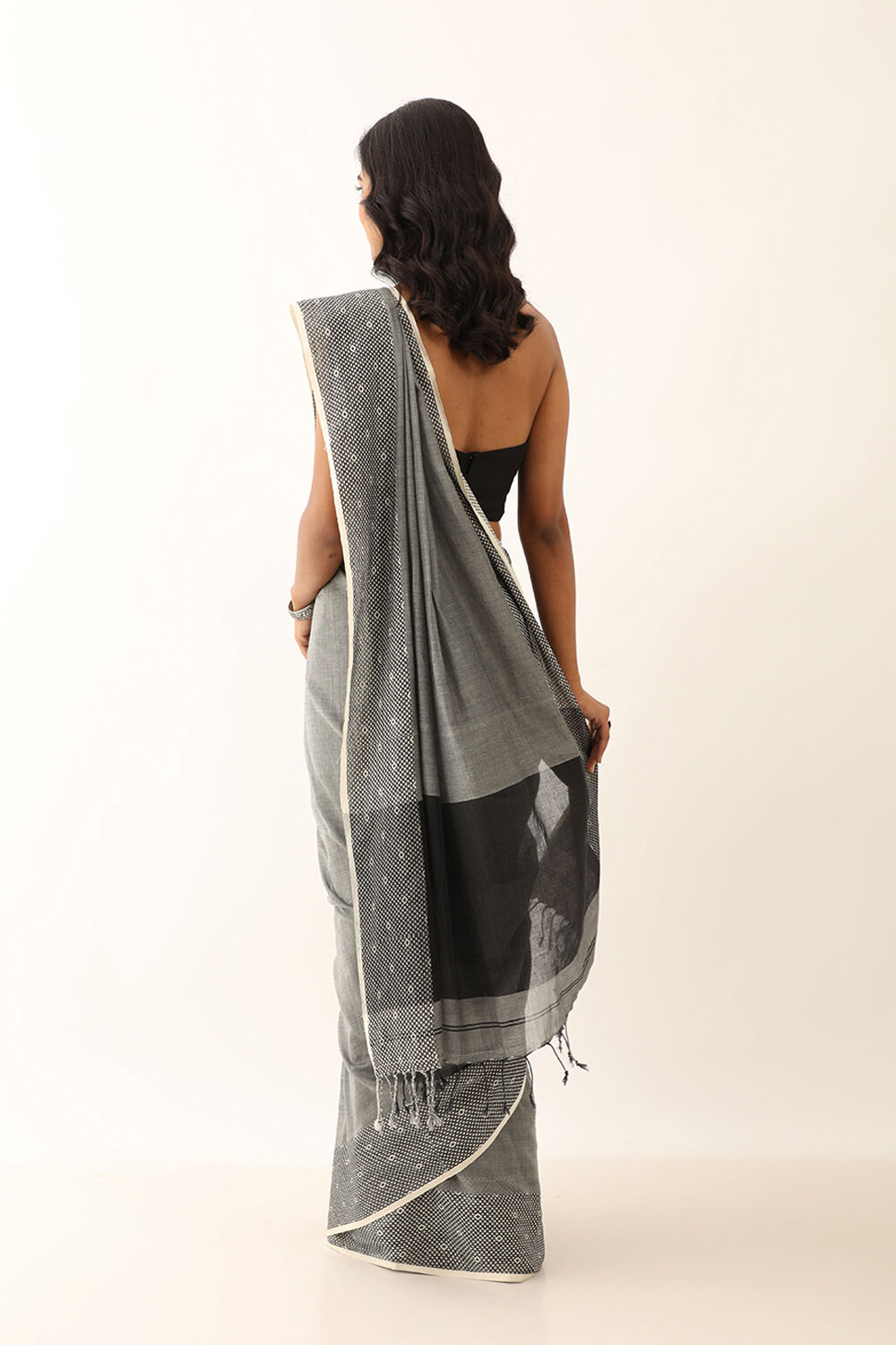Grey Pure Cotton Woven Bengali Saree image number null
