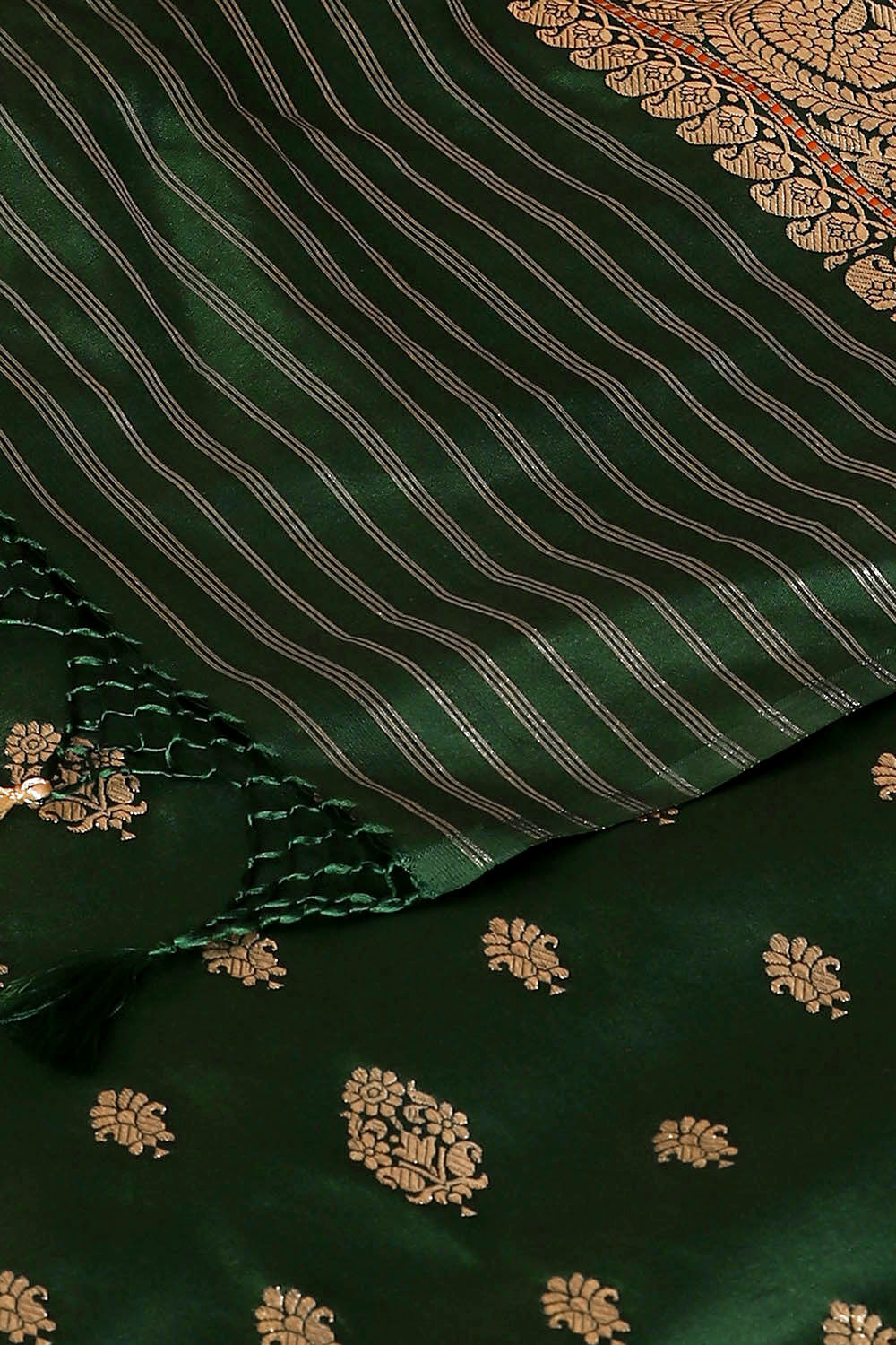 Dark Green Pure Silk Banarasi Saree image number null
