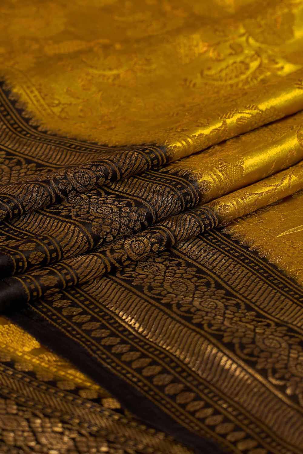 Yellow Pure Silk Tanchoi Banarasi Saree image number null