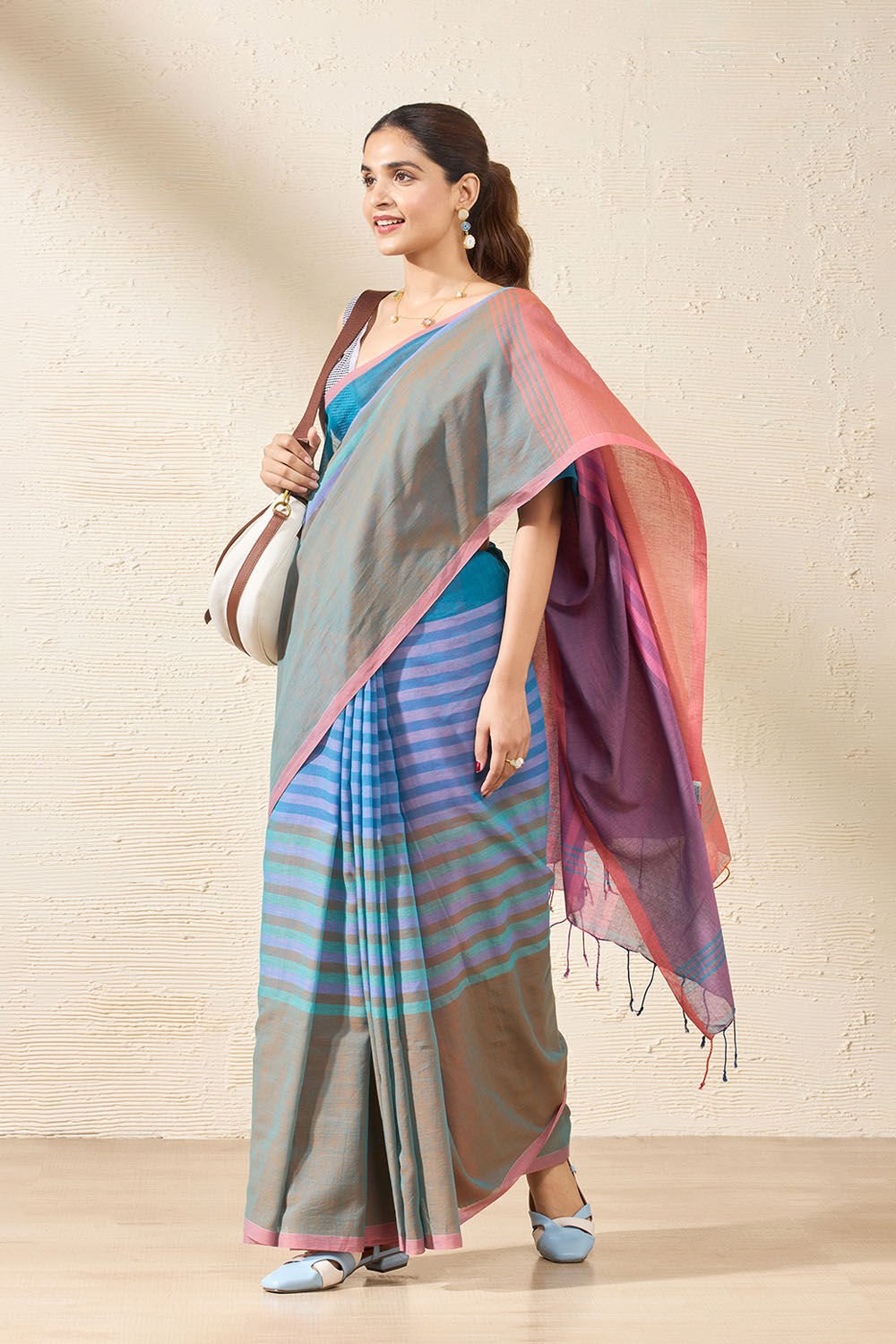 Blue Woven Pure Cotton Bengal Saree image number null