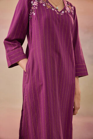 Purple Pure Cotton Embroidered Kurta thumbnail image number null